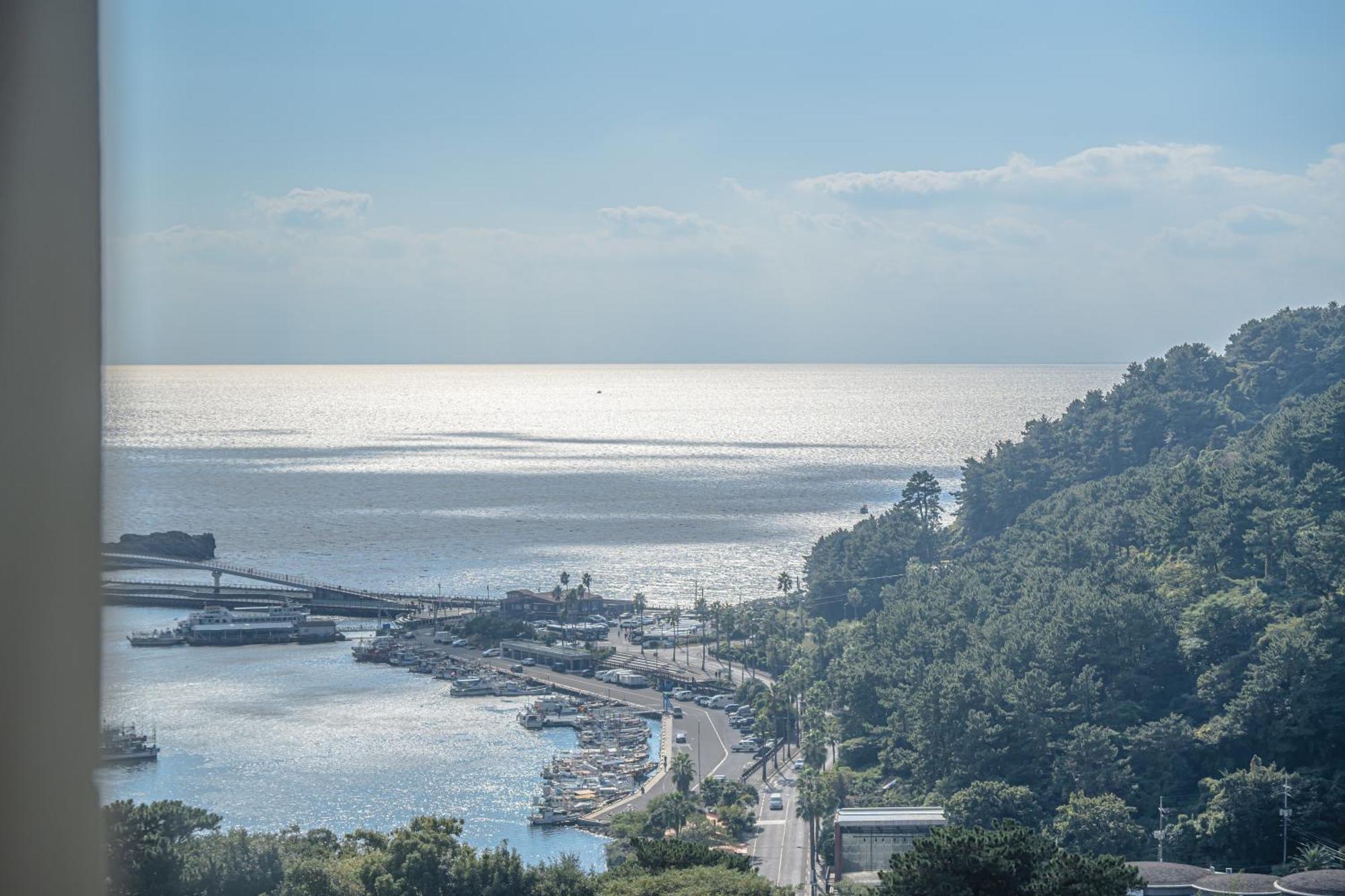 From H Ocean Palace Hotel Сеогвипо Екстериор снимка